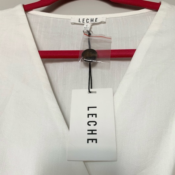 White blouse with buttons - Picture 6 of 7